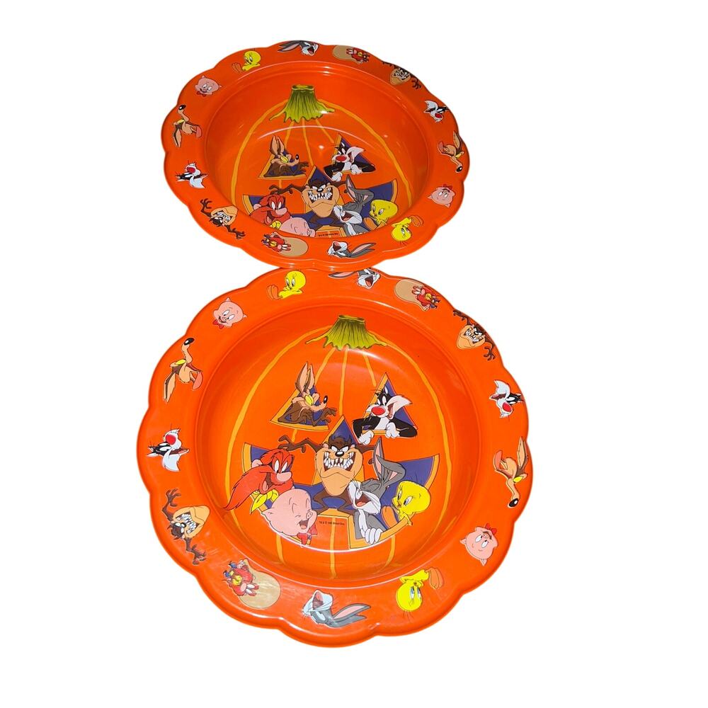 Vintage 1996 Looney Tunes hard Plastic Trick or Treat Candy Bowls Halloween Taz
